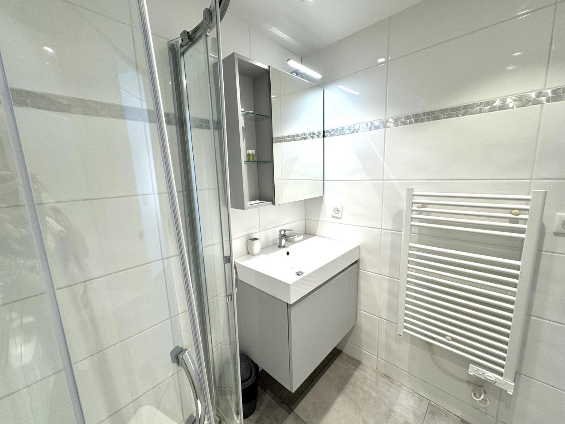Aparthotel Riviera Nice Cote D'Azur - Old Town - Studio Ac - Sea View - 50M Promenade Des Anglais- La Maison Linda エクステリア 写真